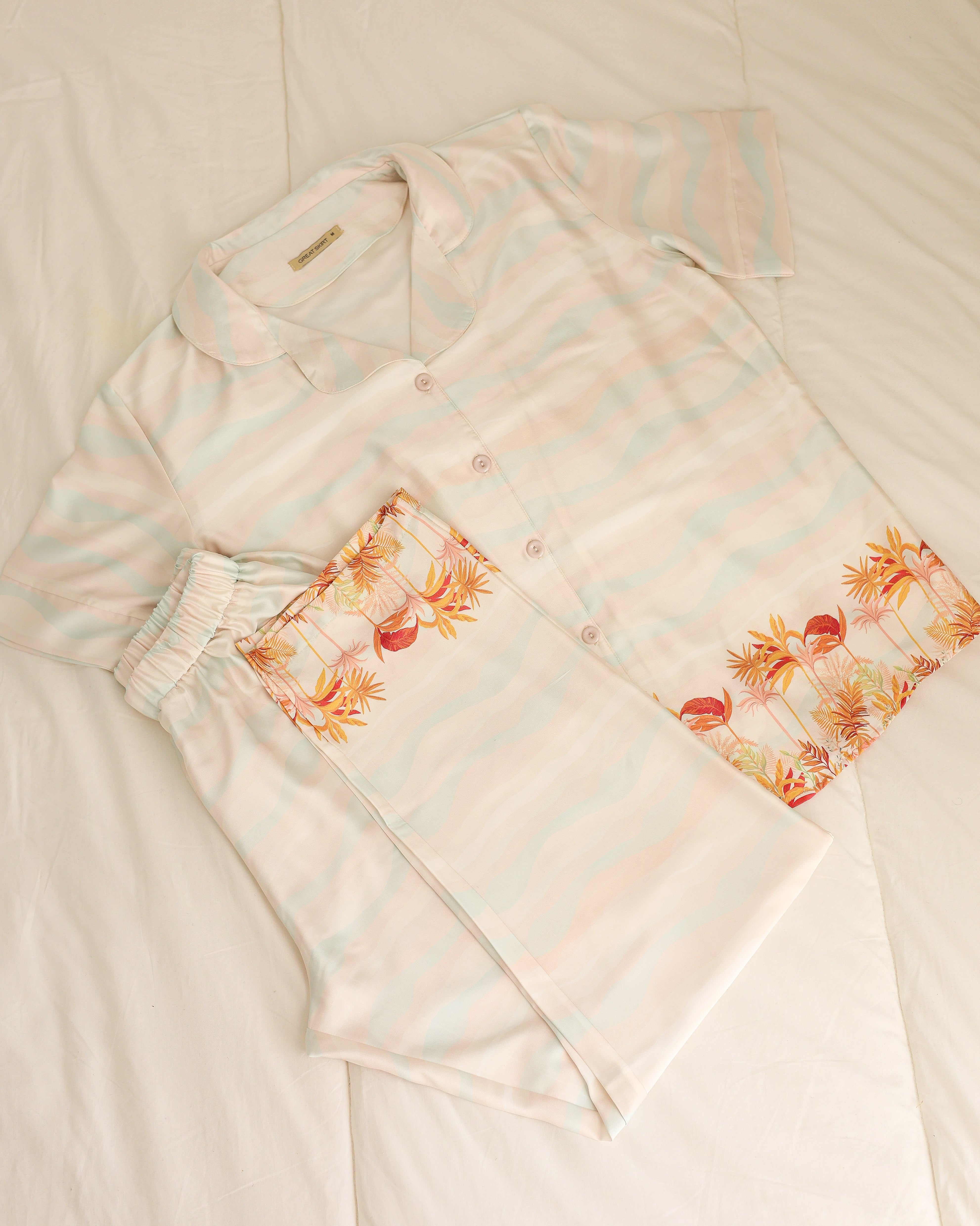 Offwhite Satin Half-sleeves Pajama